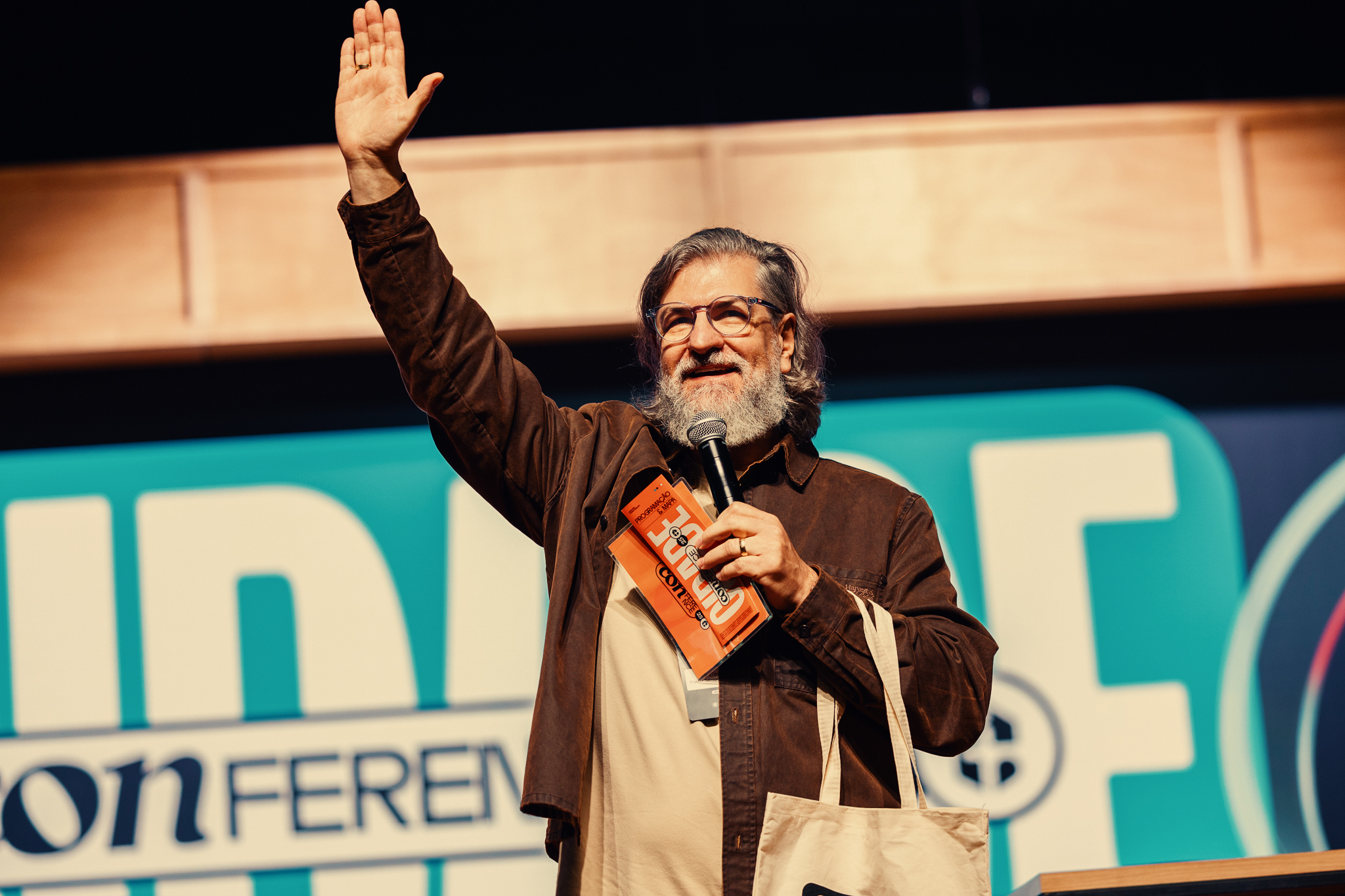 Pr. Carlito Paes